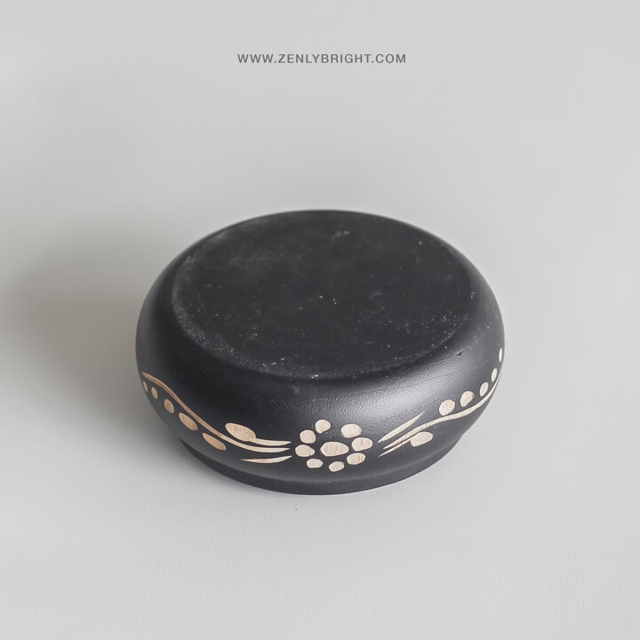 carved-ashtray-zenly-bright-bali-teak-wood-9-holes-round-aluminium-wholesale-retail-hotel-supplier
