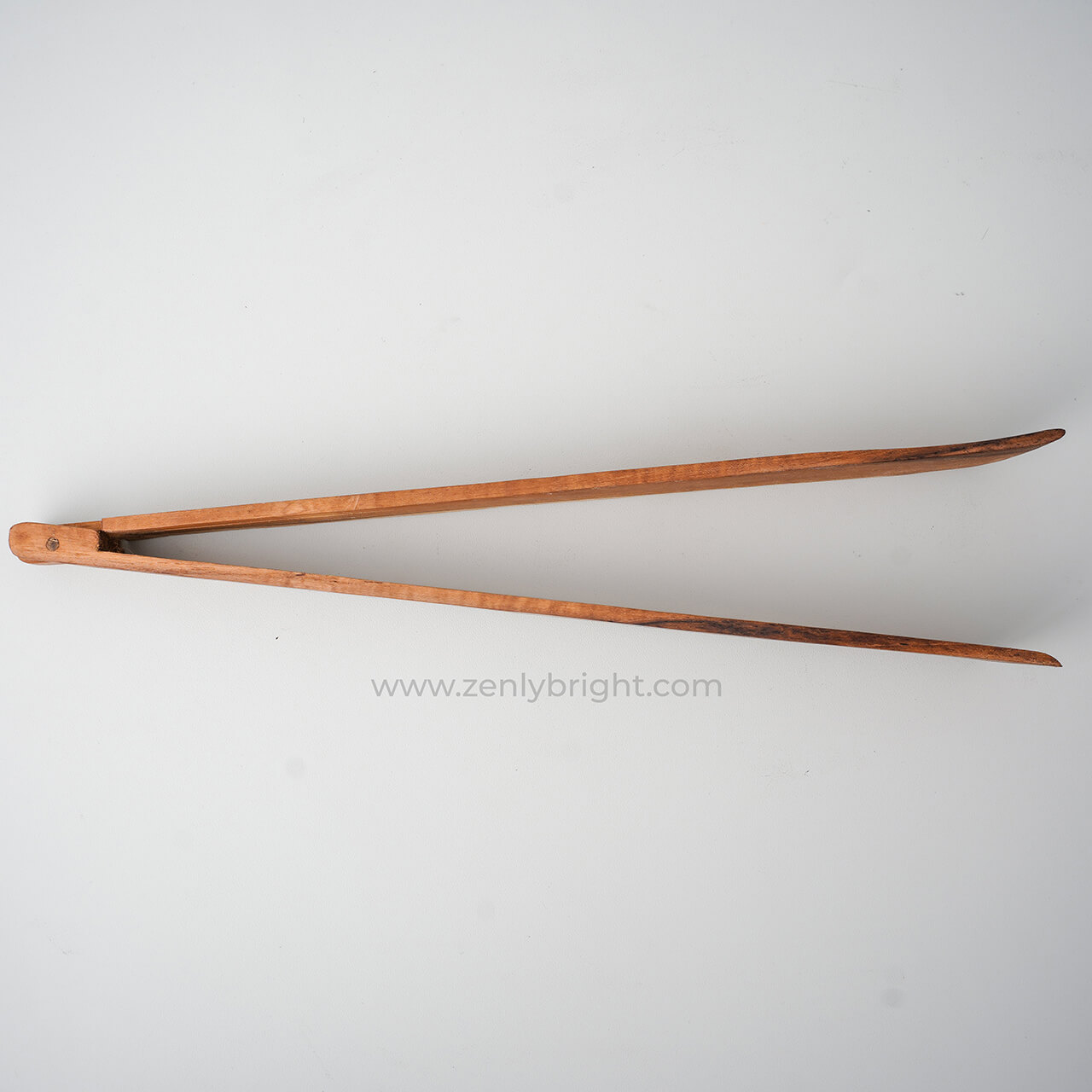 curved-food-tongs-wooden-kitchen-utensil-manufacturing