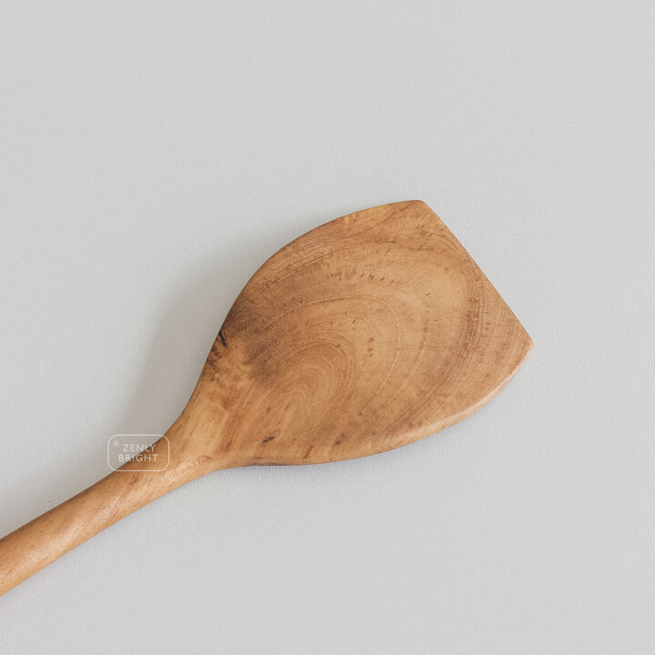 laras-wooden-spatula-bali-indonesia