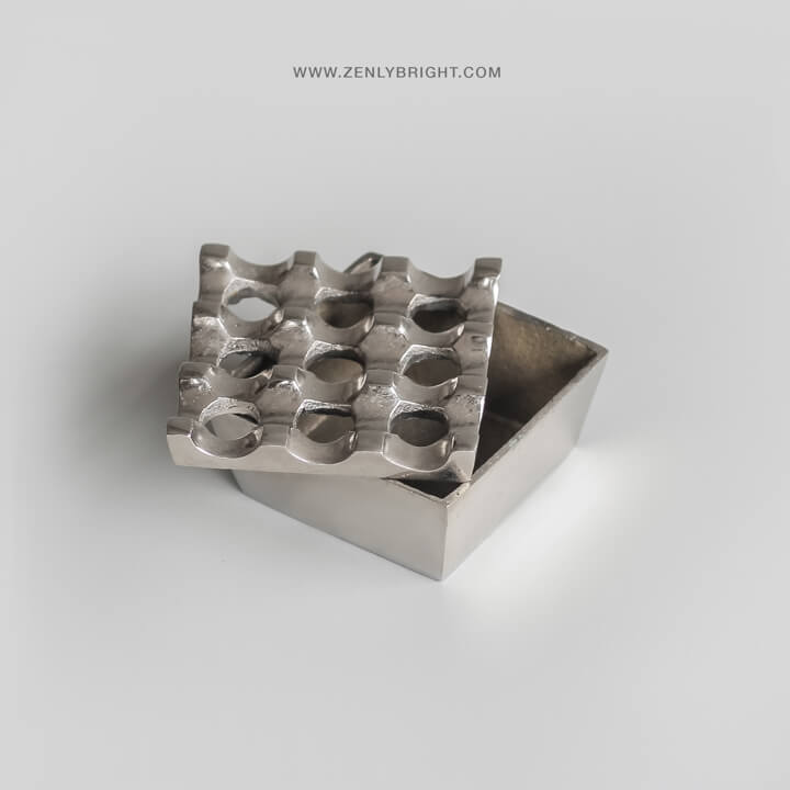 premium-ashtray-made-from-brass-chrome-finishing-9-holes-square