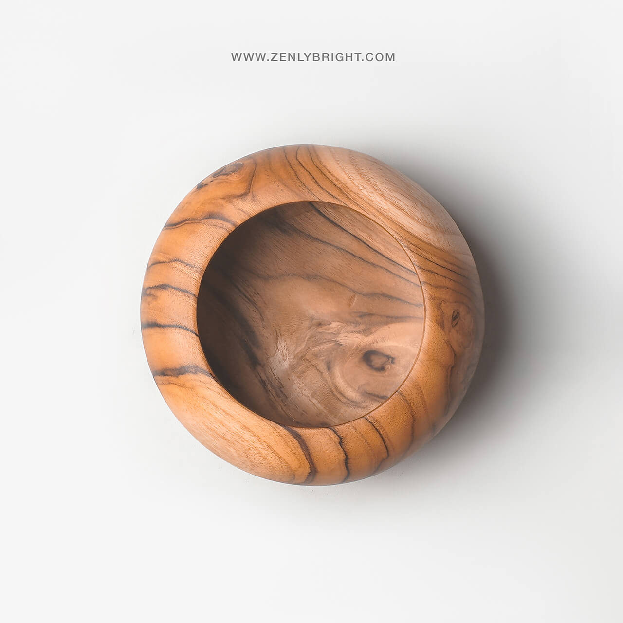 teak-wood-smoothies-bowl