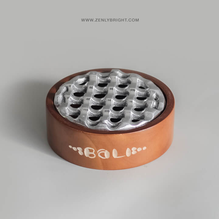 tubi-ashtray-natural-brown-teak-wood-aluminium-16-holes-round-zenly-bright