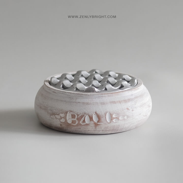 white-washed-ashtray-bali-supplier-hotel-villa-cafe-restaurant-aluminium-teak-wood-9-holes-round-shaped